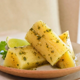 Yuca al Mojo de Ajo