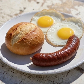 2 Eggs, Bolillo, 1 Butifarra