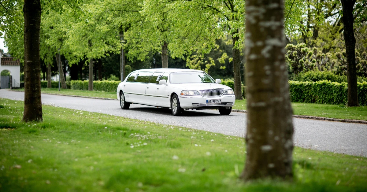 Limousine Style Options for a Quinceañera