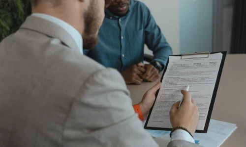 Diferencia entre un resumé y una solicitud de empleo