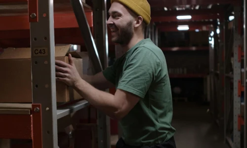 ¿Qué tipos de turnos hay en un trabajo de bodega?