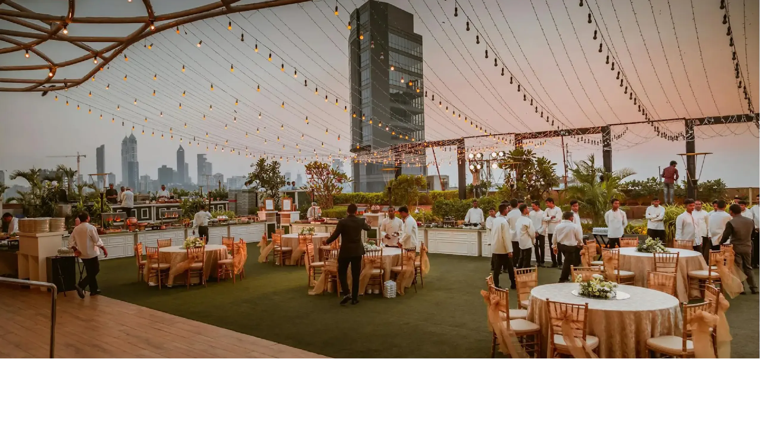 Indoor banquet hall or outdoor garden: Which is best for your event?