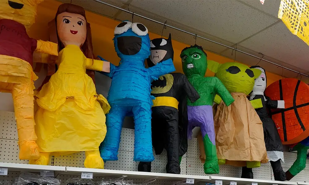 Tenemos todos los martes las pinatas en 20 dolares.