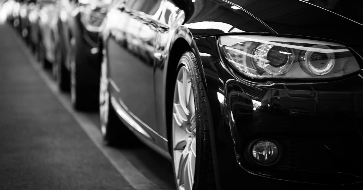 Cómo participar en una subasta de autos en California