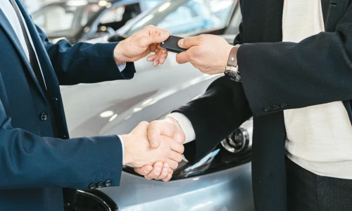 ¿Puedo poner mi auto en subasta en California?