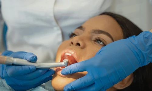 ¿Cada cuándo debe hacerse una limpieza dental profunda?