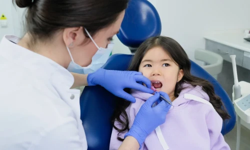 ¿Cuándo se caen los dientes de leche?