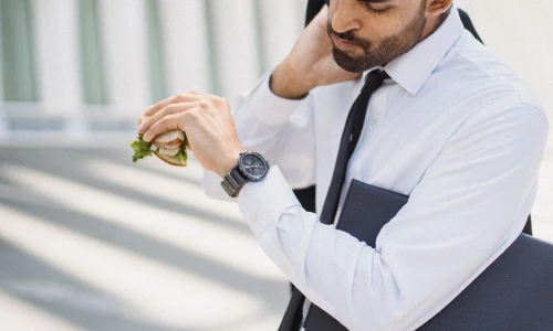 ¿Pueden interrumpir mis descansos y comidas en el trabajo?