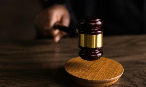 ¿Por qué se recomienda no llegar a juicio en una demanda laboral?