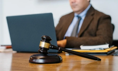 Por qué no se recomienda pelear una demanda laboral sin abogado