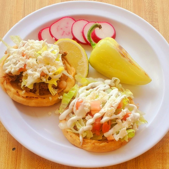 Mexican food Tacos y Mariscos La Gloria Ontario