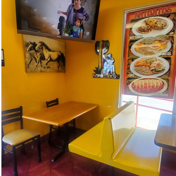 Mexican food Tacos y Mariscos La Gloria Ontario