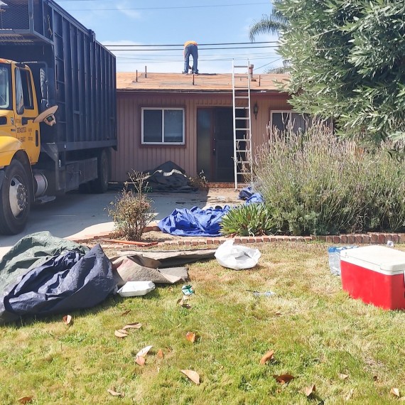 Roof installation Centennial Roofing LLC Los Ángeles