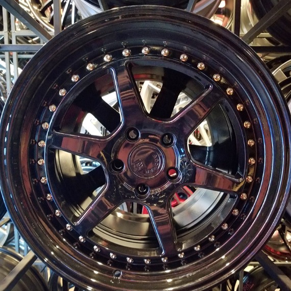 Llantas y rines Noah's Tire Shop San Diego